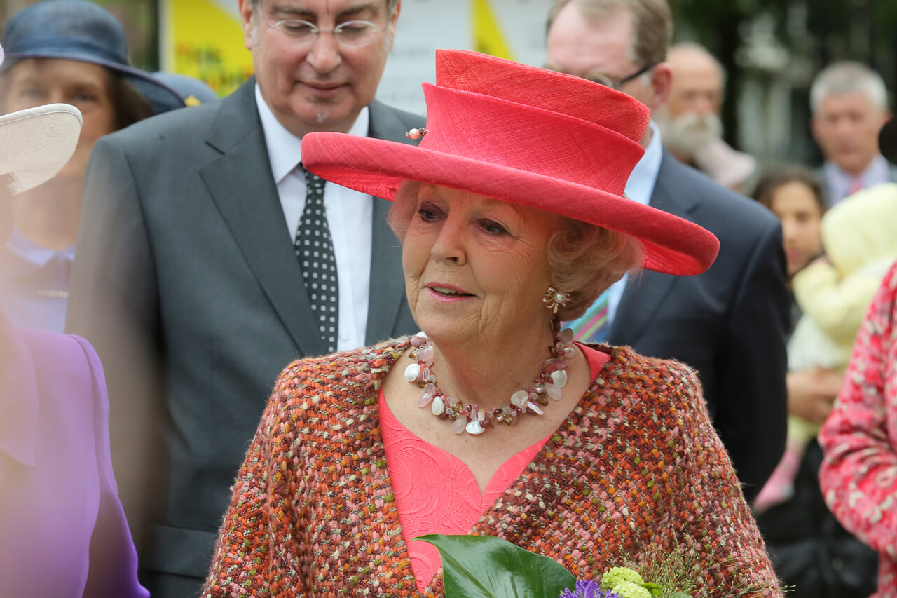 Открытие выставки скульптуры ЮАР Королевой Голландии Беатрикс в Гааге, Нидерланды